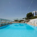 La Del Carrubo Otel