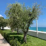 La Del Carrubo Otel