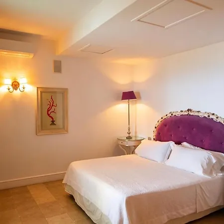 Hotel La Del Carrubo